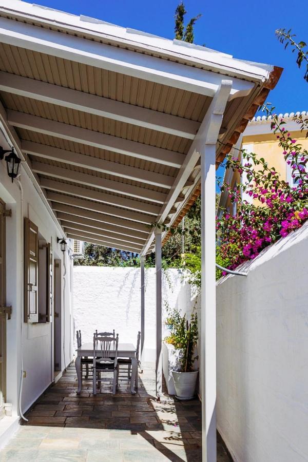 Вілла Aria House Spetses Town Екстер'єр фото